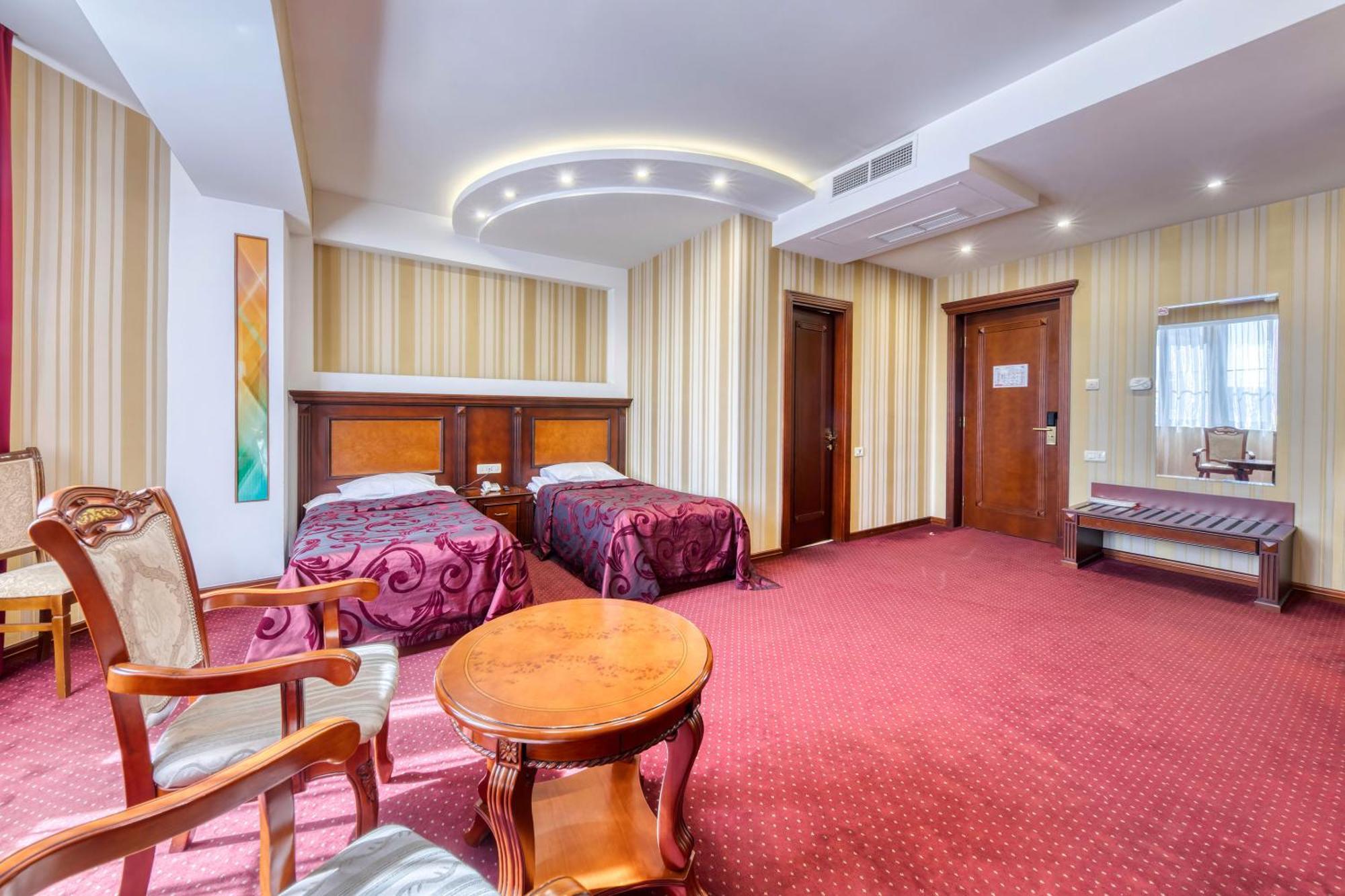 Spa Hotel Grace Forum Ereván Habitación foto