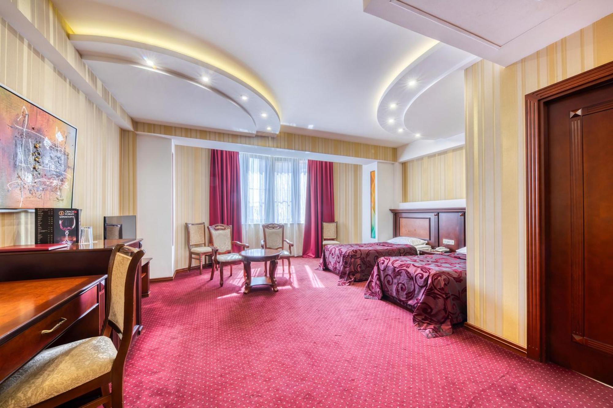 Spa Hotel Grace Forum Ereván Habitación foto