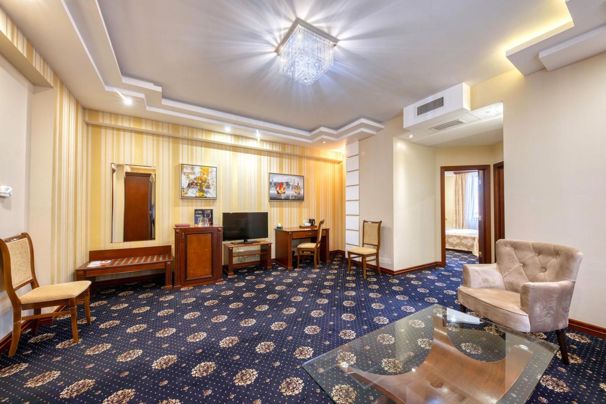 Spa Hotel Grace Forum Ereván Habitación foto
