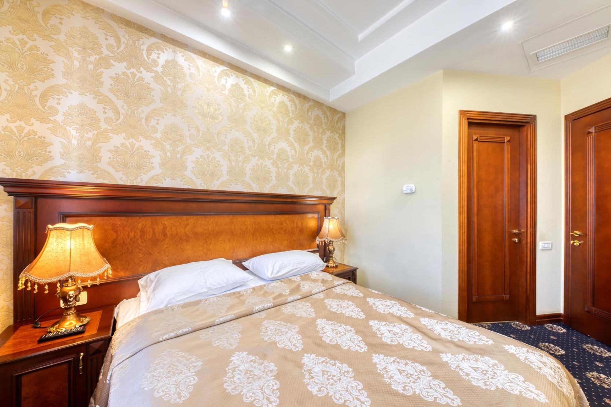 Spa Hotel Grace Forum Ereván Habitación foto